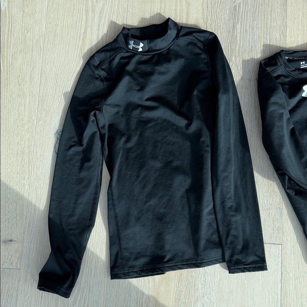Under Armour coldgear tops - Picture 3 of 7